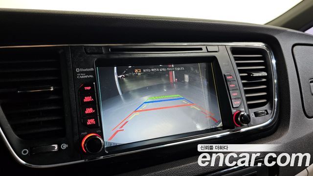 Kia Canival 2016 — photo 15