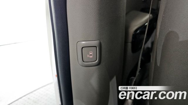 Kia Canival 2016 — photo 17