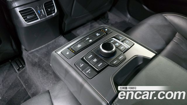 Hyundai Genesis 2016 — photo 24