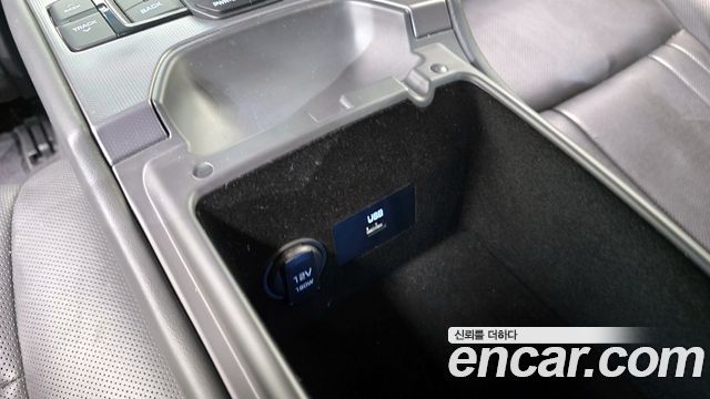 Hyundai Genesis 2016 — photo 31