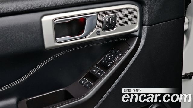 Ford Explorer 2020 — photo 11