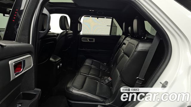 Ford Explorer 2020 — photo 12