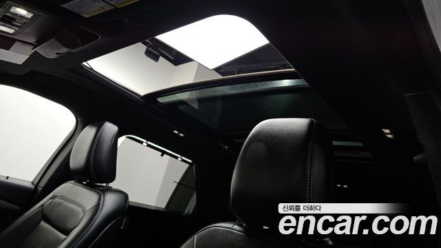 Ford Explorer 2020 — photo 17