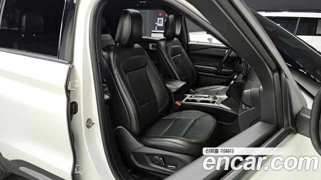 Ford Explorer 2020 — photo 20