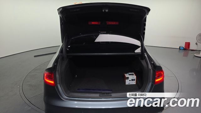 Audi A4 2016 — photo 20