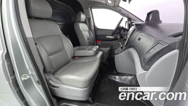 Hyundai Starex 2015 — photo 11