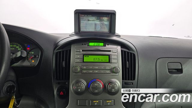 Hyundai Starex 2015 — photo 14