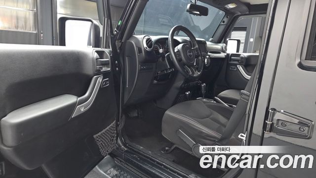 Jeep Wrangler 2013 — photo 10