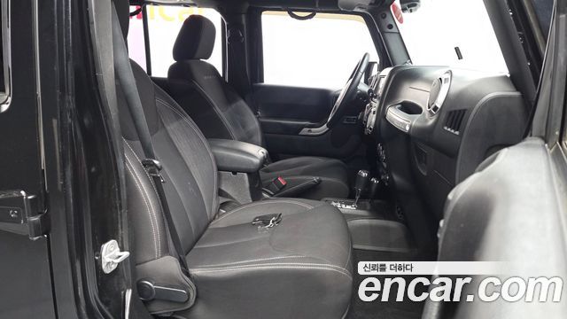 Jeep Wrangler 2013 — photo 11