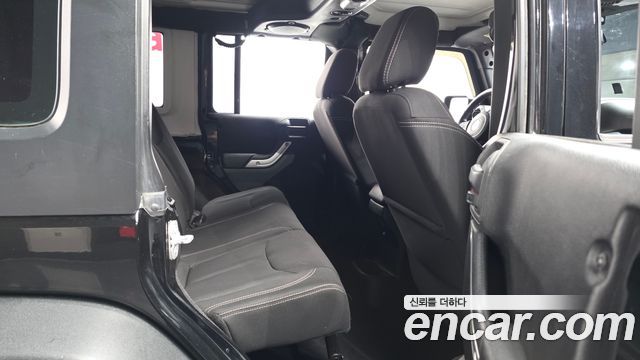 Jeep Wrangler 2013 — photo 12