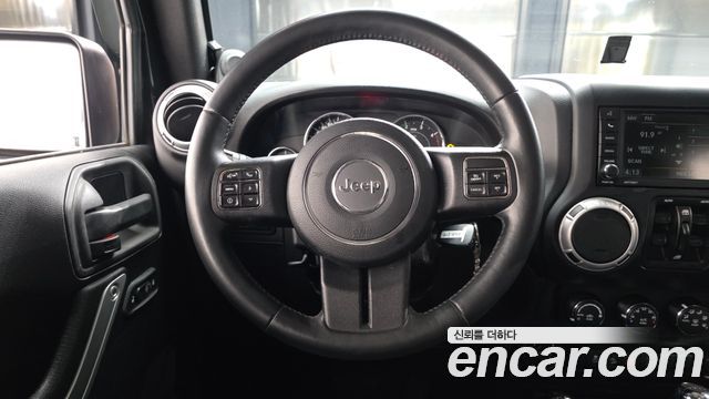Jeep Wrangler 2013 — photo 13