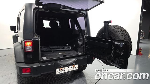 Jeep Wrangler 2013 — photo 20