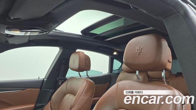 Maserati Levante 2017 — photo 19