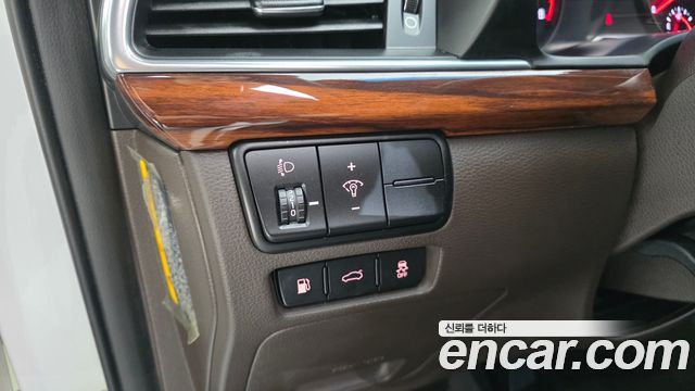 Kia K7 2016 — photo 13