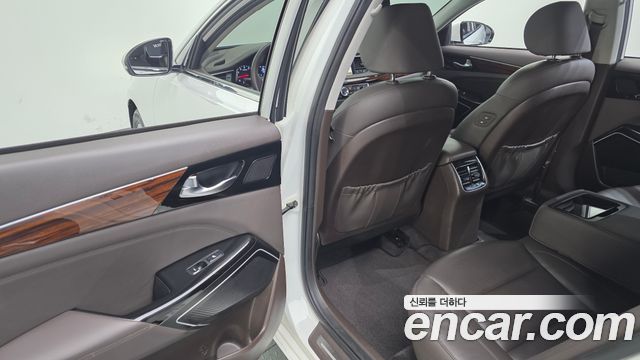 Kia K7 2016 — photo 18