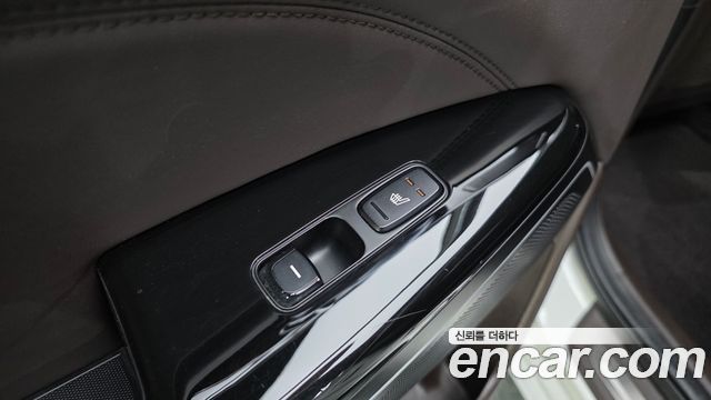 Kia K7 2016 — photo 19