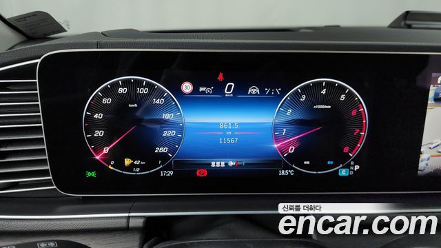 Mercedes-Benz GLE-Class 2025 — photo 11