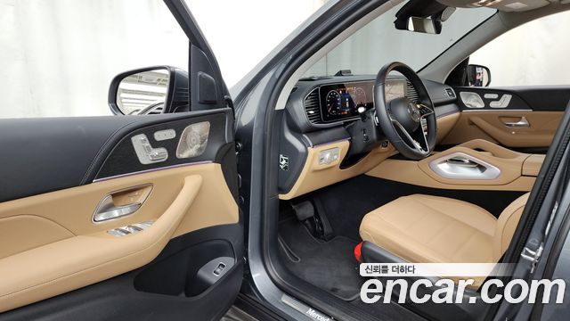 Mercedes-Benz GLE-Class 2025 — photo 13