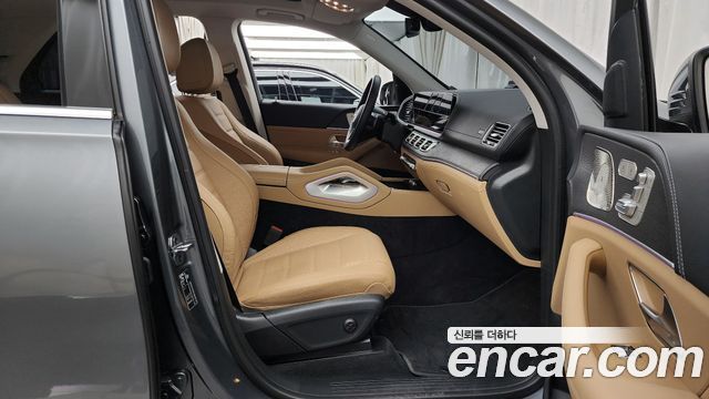 Mercedes-Benz GLE-Class 2025 — photo 17