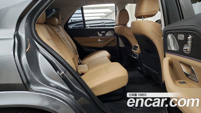 Mercedes-Benz GLE-Class 2025 — photo 18