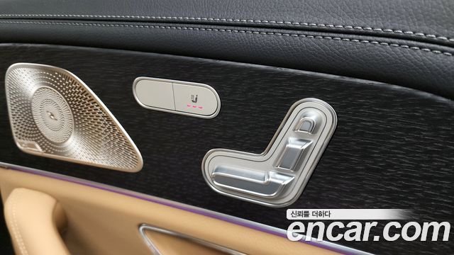 Mercedes-Benz GLE-Class 2025 — photo 25