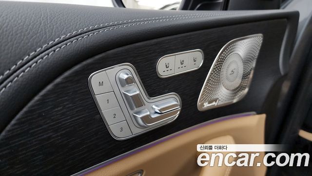 Mercedes-Benz GLE-Class 2025 — photo 33