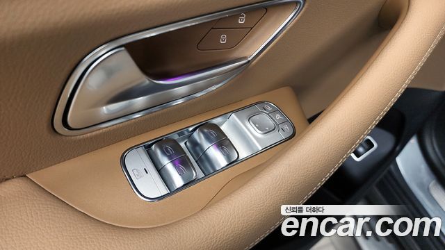 Mercedes-Benz GLE-Class 2025 — photo 34