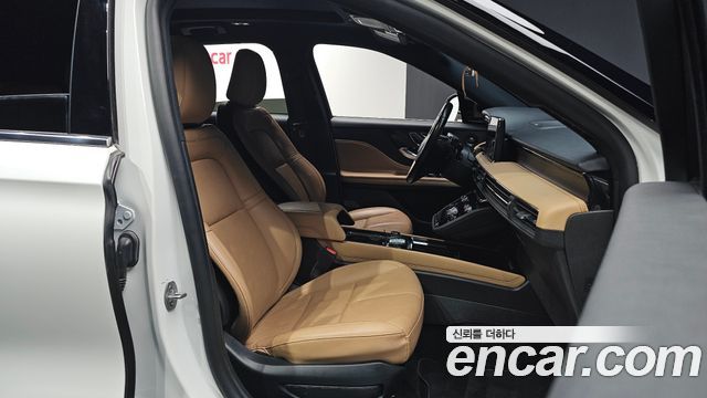 Lincoln Corsair 2022 — photo 13