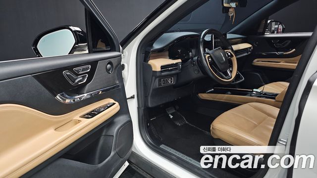 Lincoln Corsair 2022 — photo 17