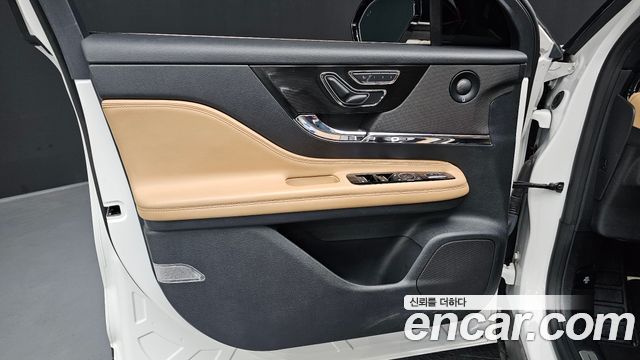 Lincoln Corsair 2022 — photo 14