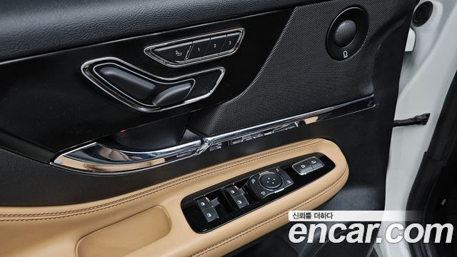 Lincoln Corsair 2022 — photo 32
