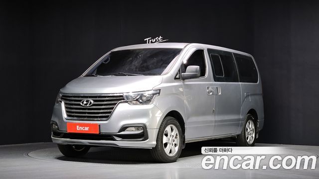 Hyundai Starex 2018 — photo 1