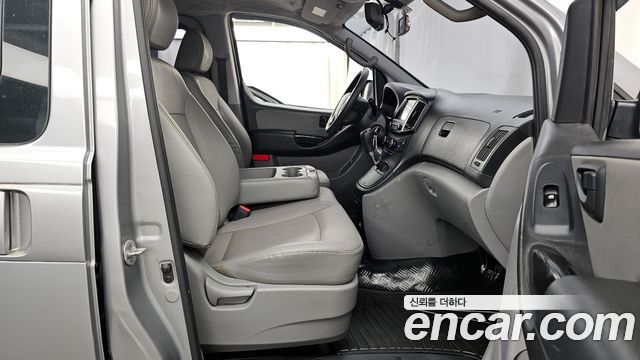 Hyundai Starex 2018 — photo 11