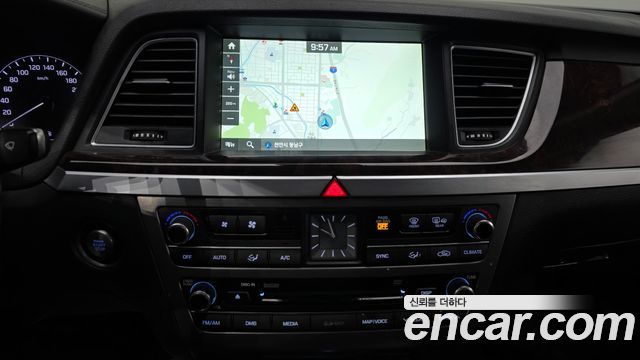 Hyundai Genesis 2016 — photo 16