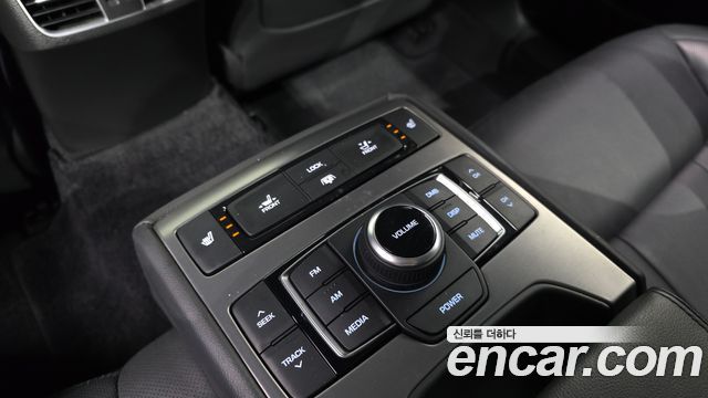Hyundai Genesis 2016 — photo 20