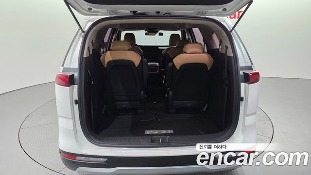 Kia Canival 2021 — photo 20