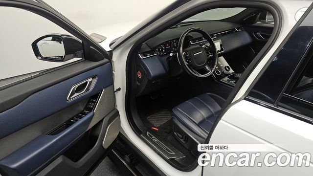 Land Rover Range Rover Velar 2018 — photo 11