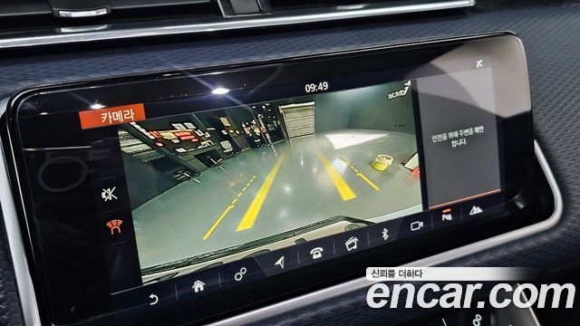Land Rover Range Rover Velar 2018 — photo 16