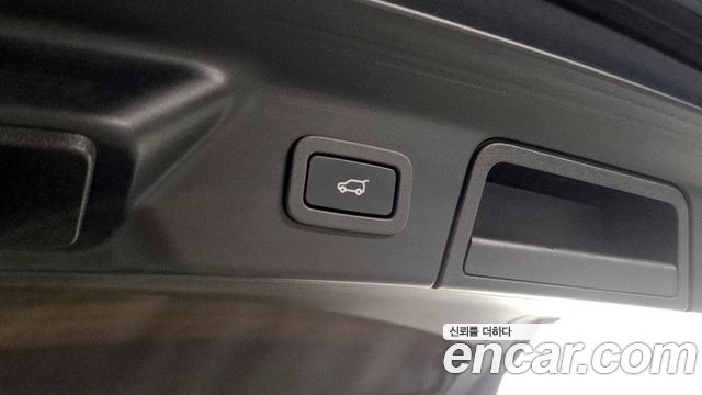 Land Rover Range Rover Velar 2018 — photo 20