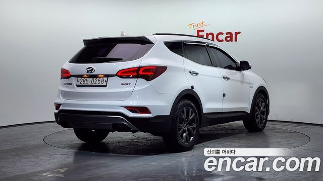 Hyundai Santafe 2017 — photo 2