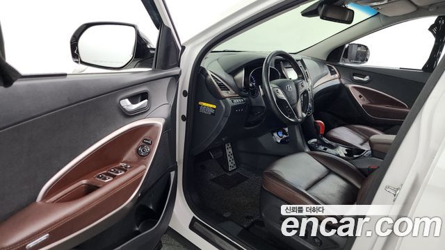 Hyundai Santafe 2017 — photo 13