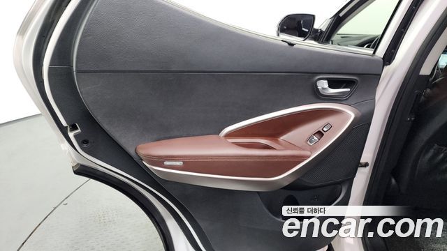 Hyundai Santafe 2017 — photo 15