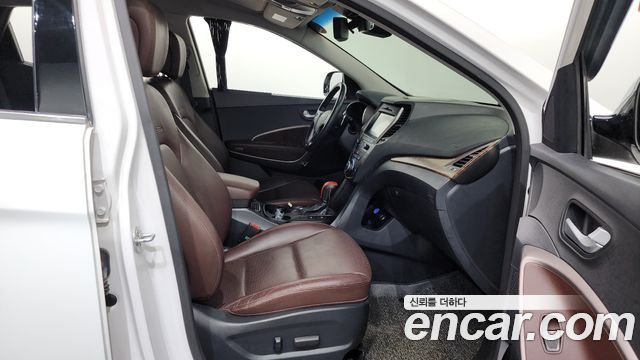Hyundai Santafe 2017 — photo 16
