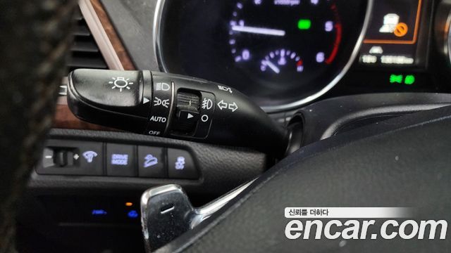 Hyundai Santafe 2017 — photo 32