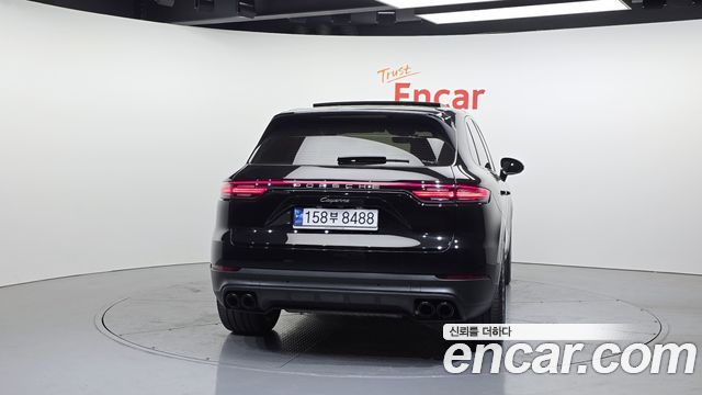 Porsche Cayenne 2023 — photo 4