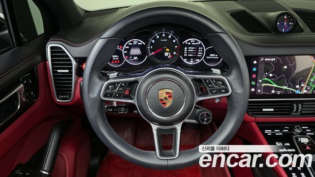 Porsche Cayenne 2023 — photo 20