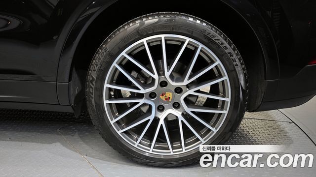Porsche Cayenne 2023 — photo 7