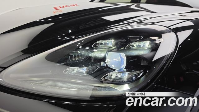Porsche Cayenne 2023 — photo 8