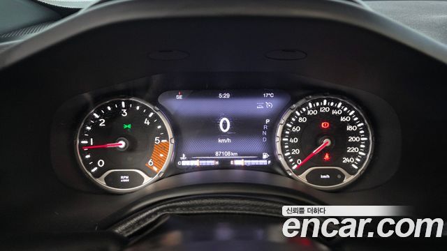 Jeep Renegade 2020 — photo 11