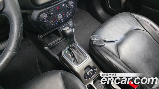 Jeep Renegade 2020 — photo 12